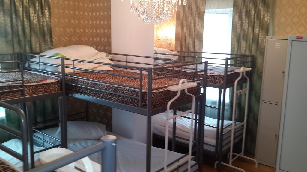Triumph Astana Hostel Quarto foto