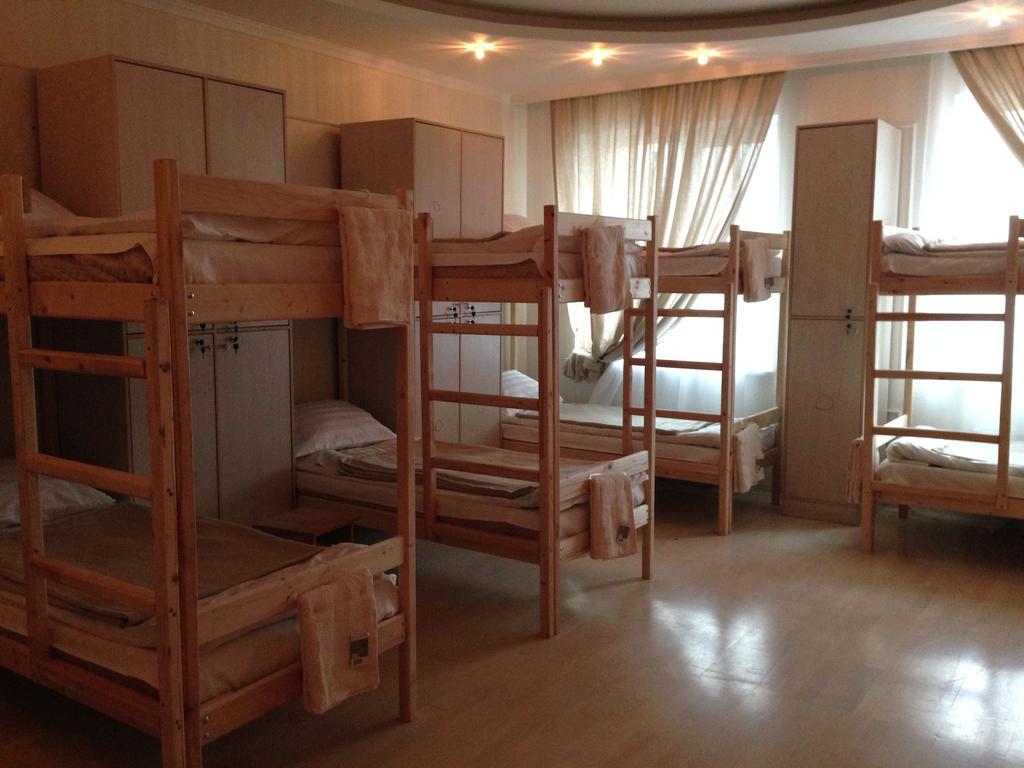 Triumph Astana Hostel Quarto foto